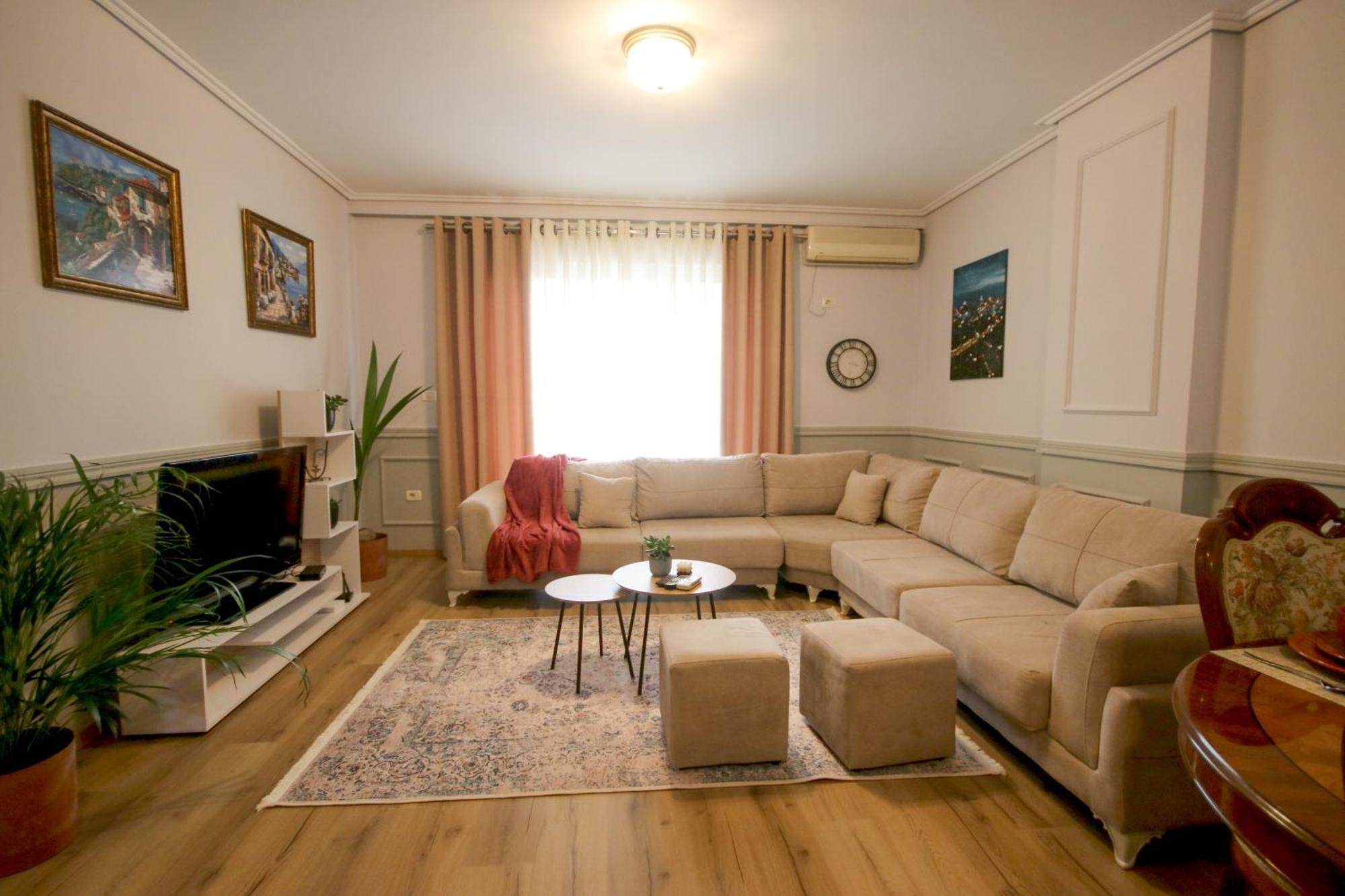 Johan'S Apartment ติรานา ภายนอก รูปภาพ