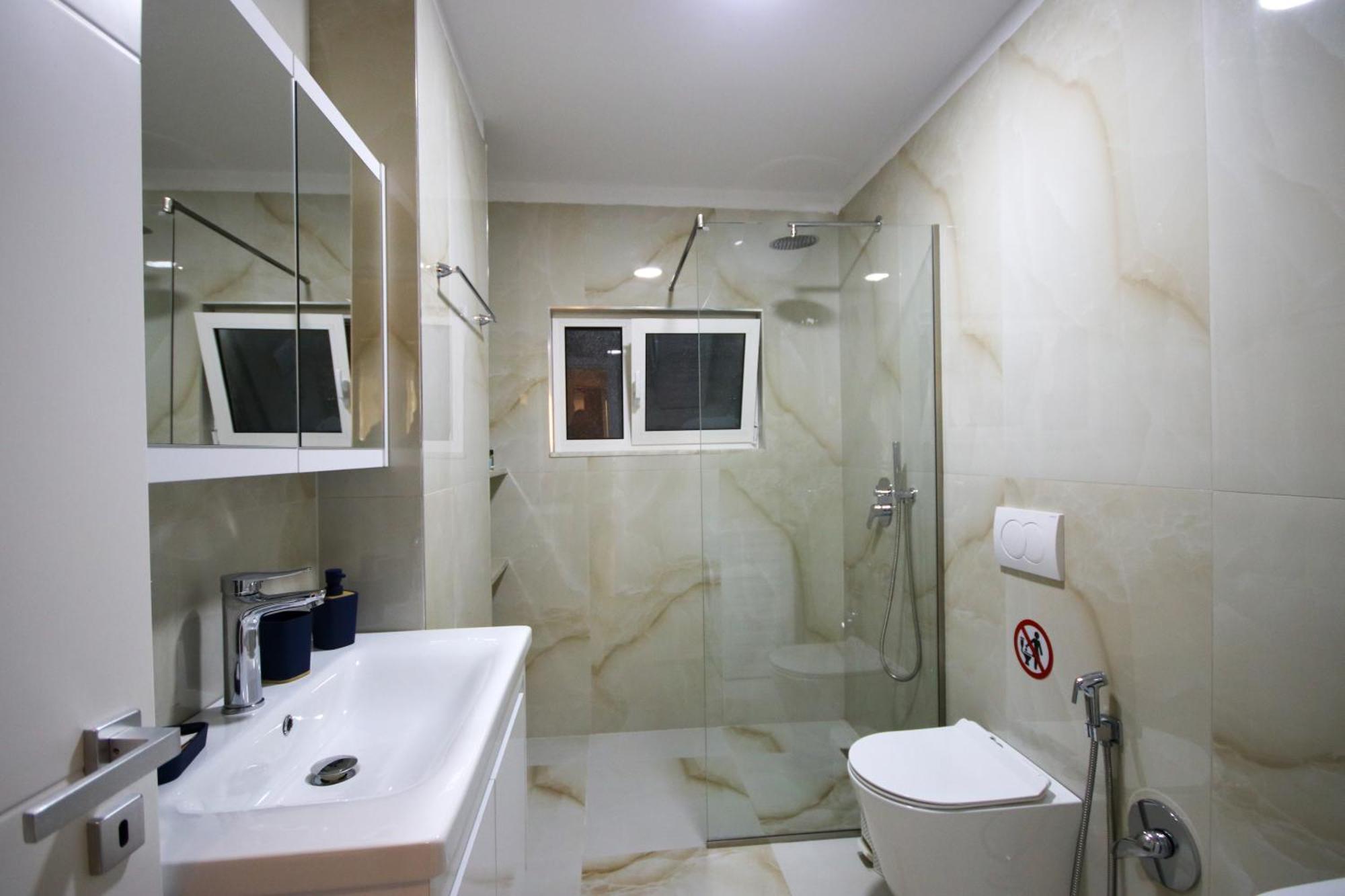 Johan'S Apartment ติรานา ภายนอก รูปภาพ