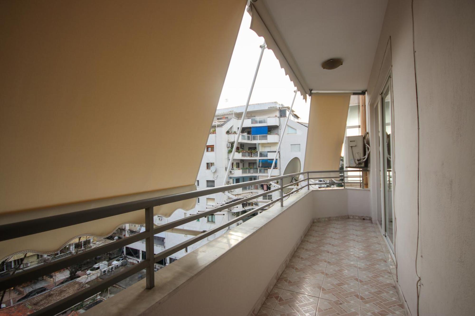 Johan'S Apartment ติรานา ภายนอก รูปภาพ